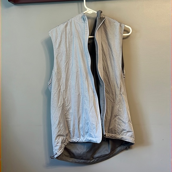 Peter millar vest size XL